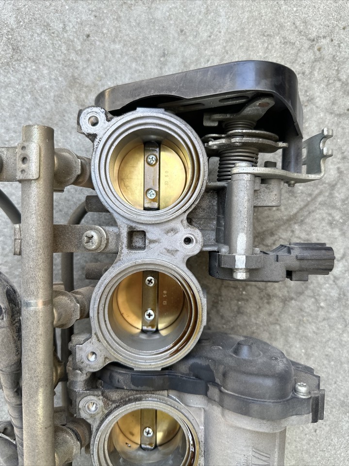 08-16 YAMAHA YZF R6 R6R MAIN FUEL INJECTORS THROTTLE BODIES 09 10 11 12 ...