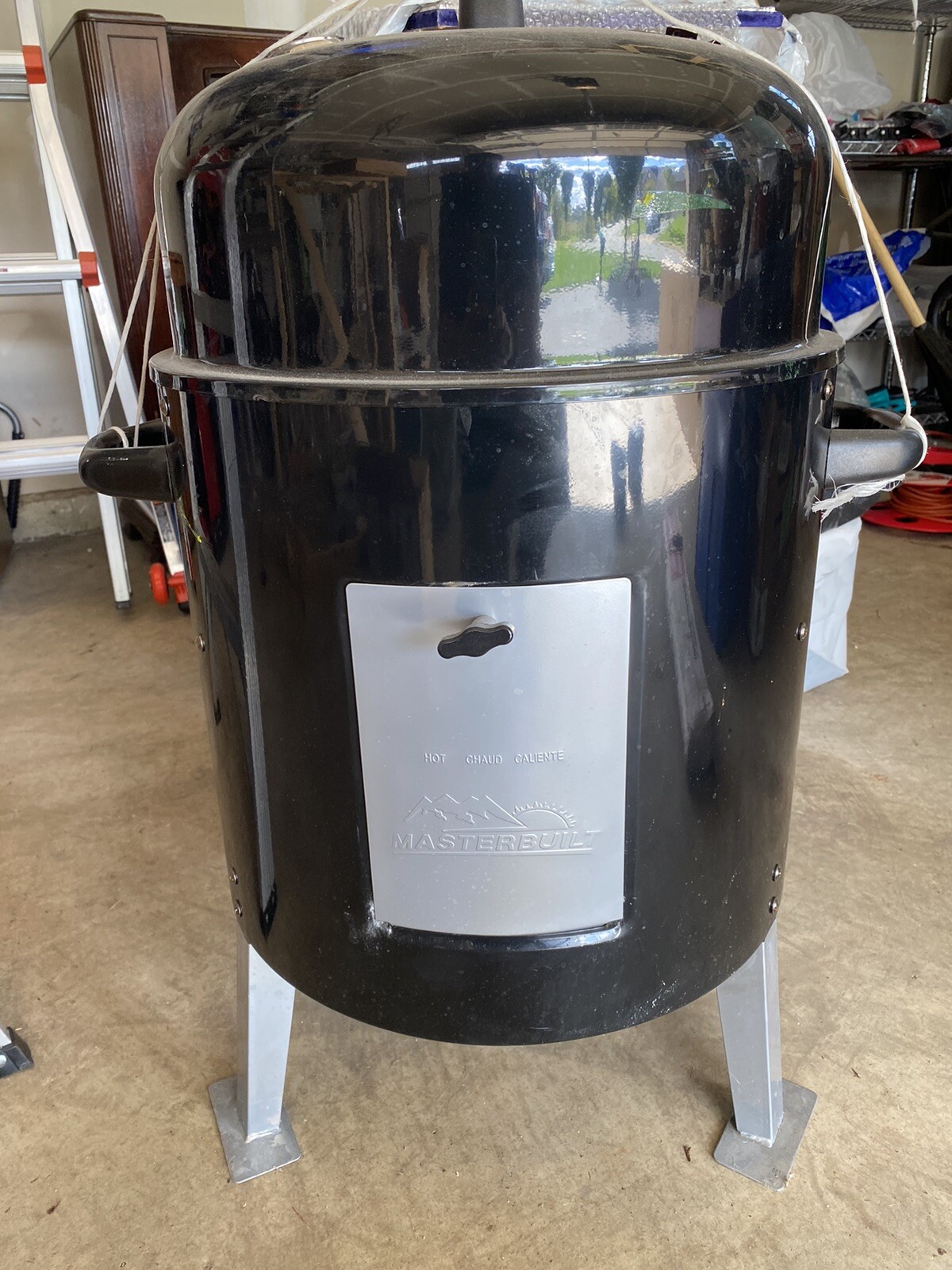 Masterbuilt John McLemore Signature Series Charcoal Bullet Smoker Black