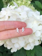 925 Sterling Silver Leaf Vine Stud Earrings Tiny Plain Studs 9mm