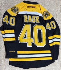 Tuukka Rask Rookie Card Checklist and Autograph Memorabilia Guide 9