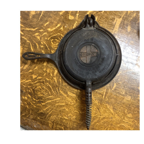 Griswold American No 8 Cast Iron Stovetop Waffle Iron Vintage 1920-194