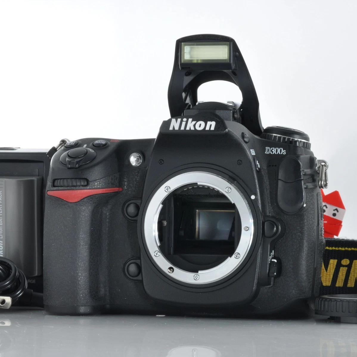 Nikon D300s Avec Objectif 18-105 – 49000 Clics, Bon état, Occasion