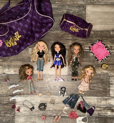 2001 Bratz Dolls Lot Y2K first release Bag, Clothes and Accessories Complete 
