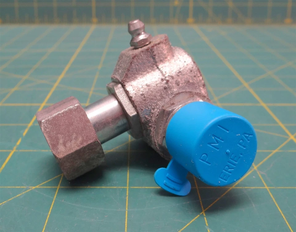 General Motors GM 1536341 Speedometer-Tachometer Drive Adaptor 6680-00-573-5240 - Image 2 of 4