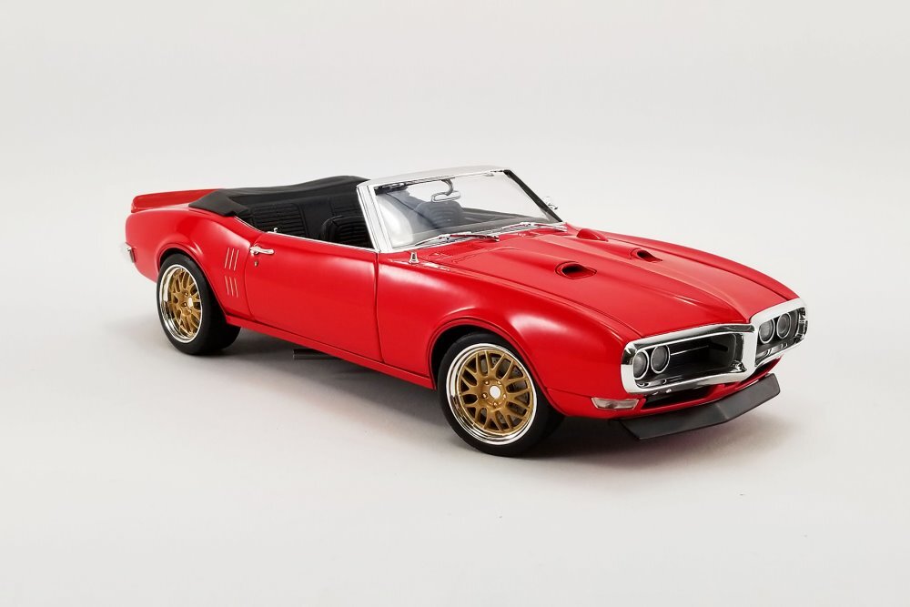 1968 PONTIAC FIREBIRD CONVERTIBLE - RESTOMOD 1/18 scale