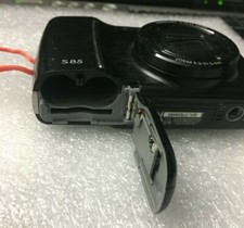 Samsung S85  8.2 Mega Pixels 5x Optical Zoom  Digital Camera Black 