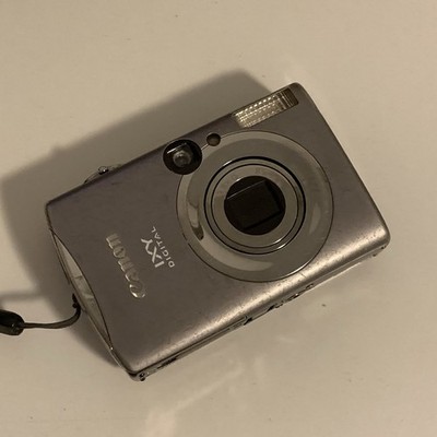 Canon Digital IXUS 900 IS IXUS Kompaktkamera Silber Bildstabilisator + CB-2LX