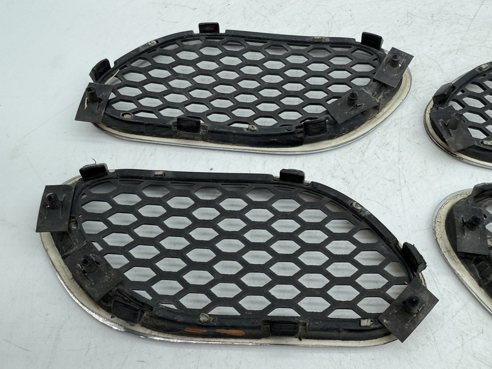 2003-2012 MASERATI QUATTROPORTE LEFT & RIGHT FENDER AIR VENTS GRILLE (6X) OEM