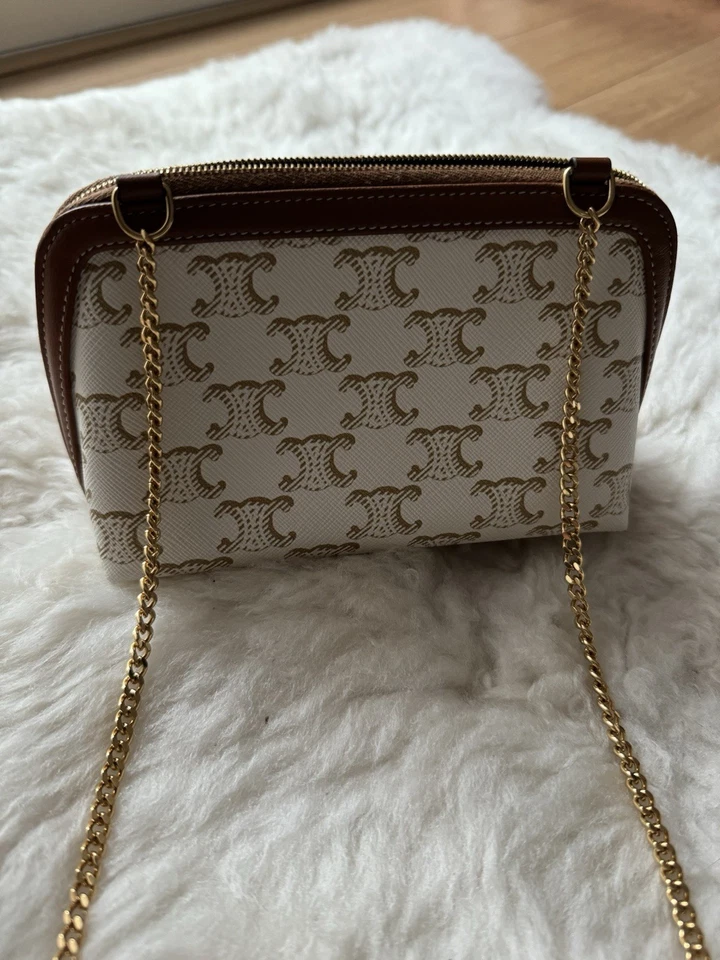 Celine Triomphe, photo 3 of 5