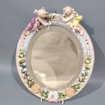 Antiker Dresdner Porzellan Cherub Figur Spiegel