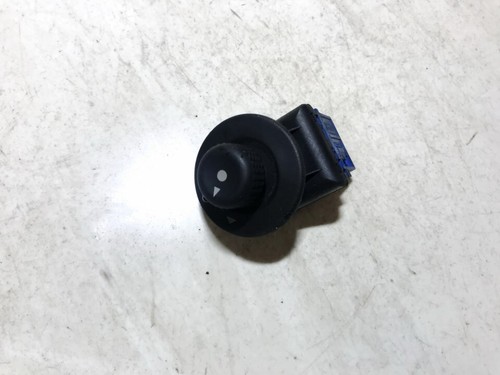 Citroen Xsara Picasso 2001 Wing mirror control switch (Exterior Mi #735125-78