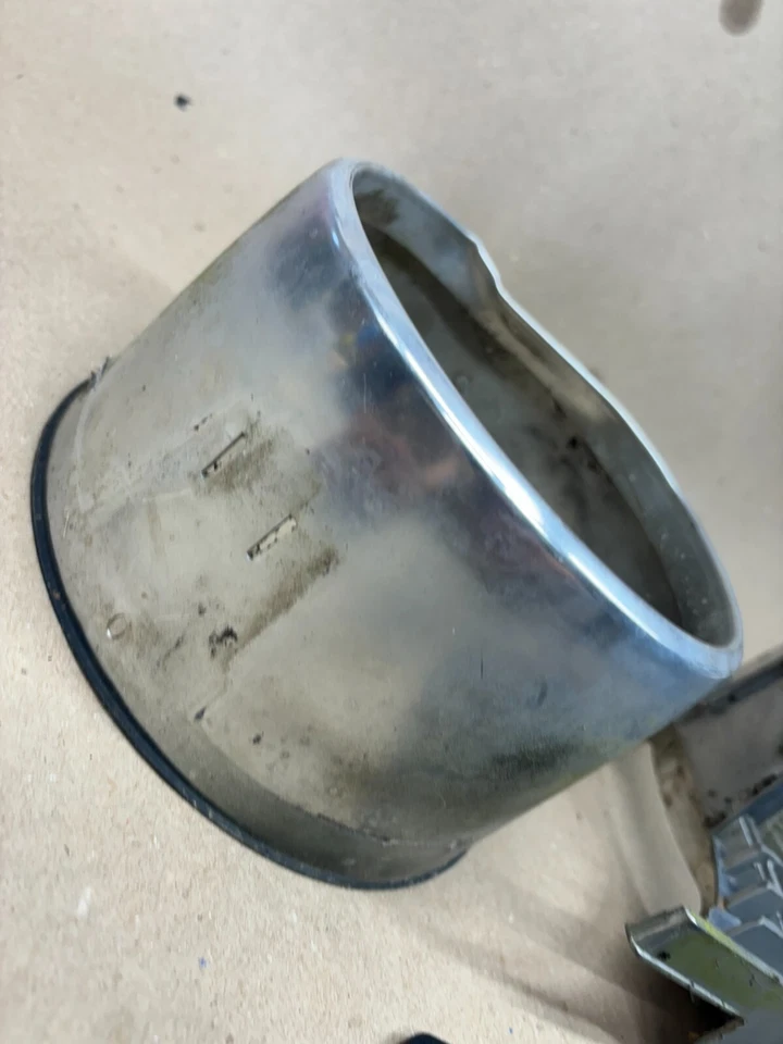 1965 OLDSMOBILE 442 F85 F-85 CUTLASS PROJETO FAROL MOLDURA ÁSPERA FABRICANTE DE EQUIPAMENTO ORIGINAL DESTRO - Imagem 2 de 4