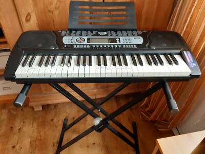 Keyboard mit Ständer