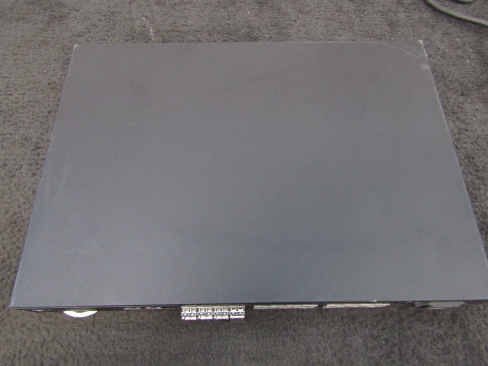 IBM 249824E 2498-B24/24E 8 Gb Fibre Channel Network Switch - Image 4 of 4