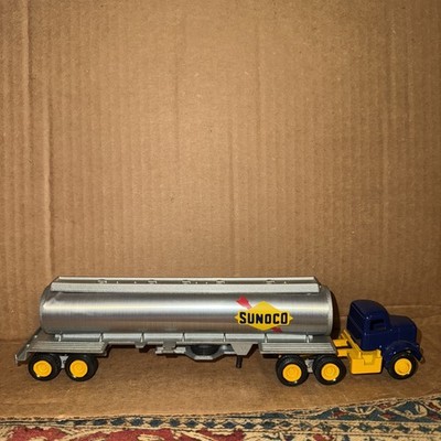 Vintage Winross Sunoco Diecast Tanker truck from the 1970's - Blue/Silver