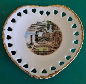 Minnesota Vintage Souvenir Hanging Ceramic Plate Heart Shape Pierced Gilt Rim