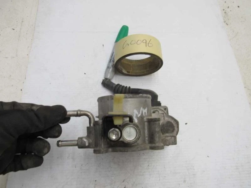 Conjunto de válvula do corpo do acelerador 2.7L 2009 Toyota HIGHLANDER 220300V010 FABRICANTE DE EQUIPAMENTO ORIGINAL - Imagem 4 de 4