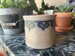 Vintage Buffalo Pottery Co. (Wisconsin) Crock HEARTS Salt Glazed 5" 1988