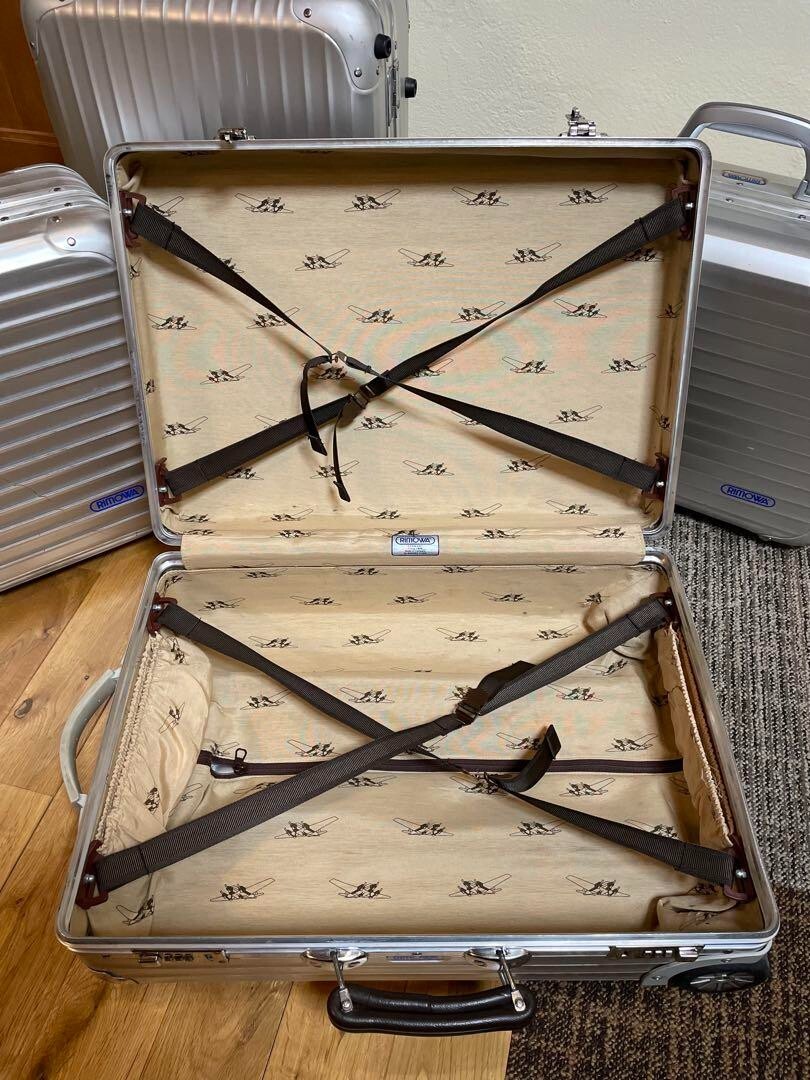 RIMOWA リモワ　Classic Flight 35l Rimowa Classic Flight 35L Silver 2-wheels Carry Case