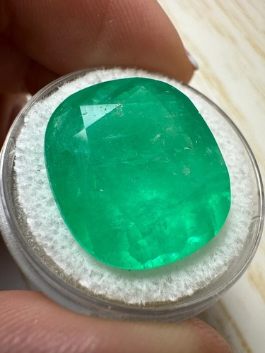 19.63 Carat 18.6x17 Chunky Green Natural Loose Colombian Emerald-Cushion Cut - Picture 2 of 9