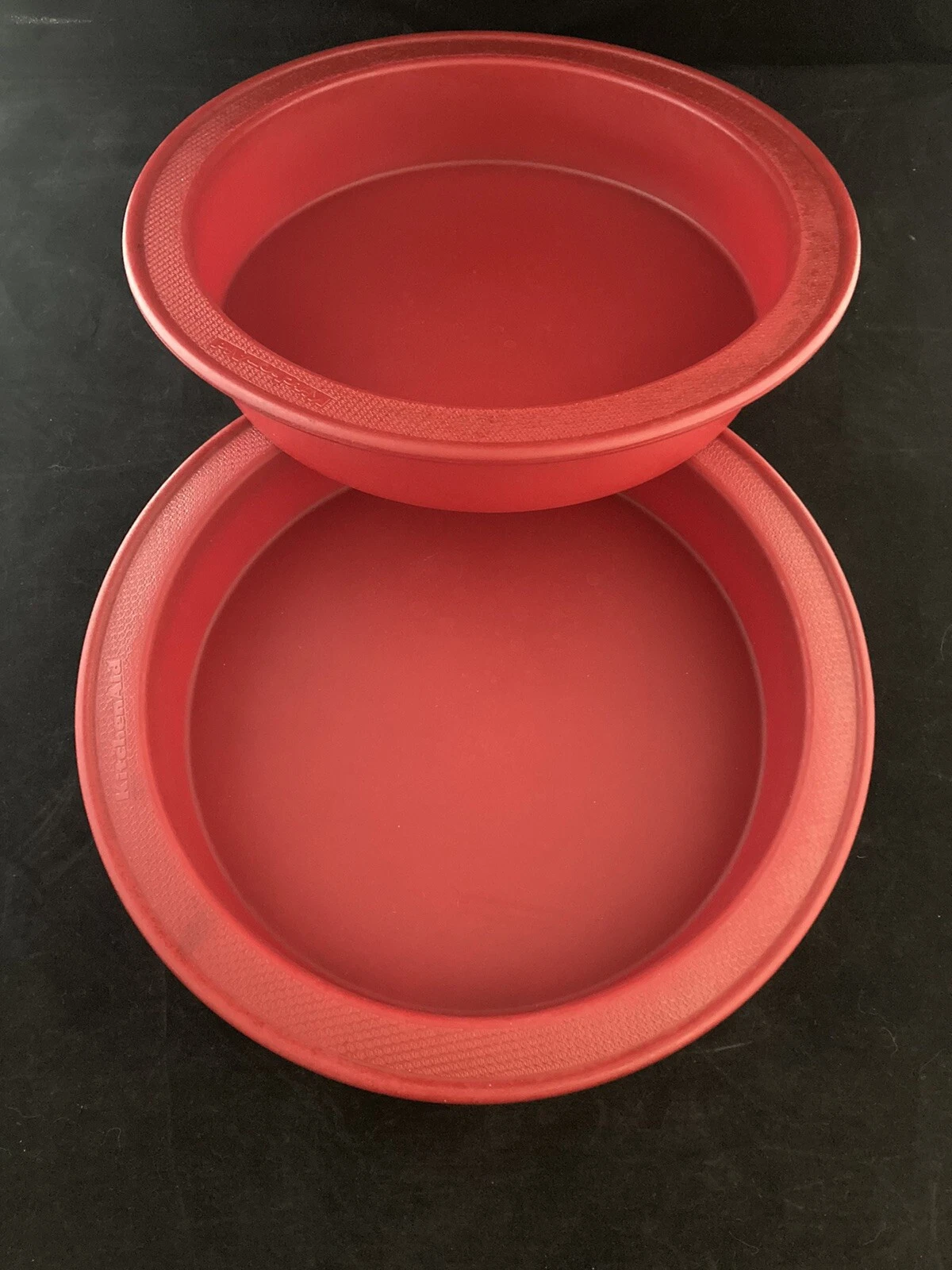 2 KitchenAid Silicone Cake Pans 9 Inch Round Red Baking Pans Great Condition