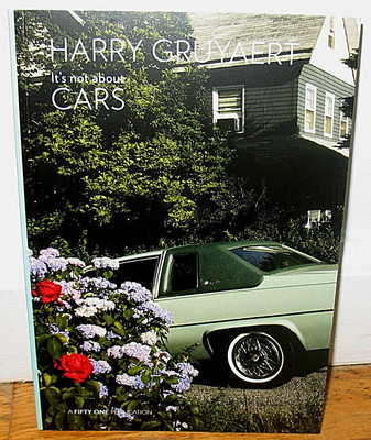 HARRY GRUYAERT　ハリー・グルヤート Harry Gruyaert | Coffee shop in Shunjuku district, Tokyo