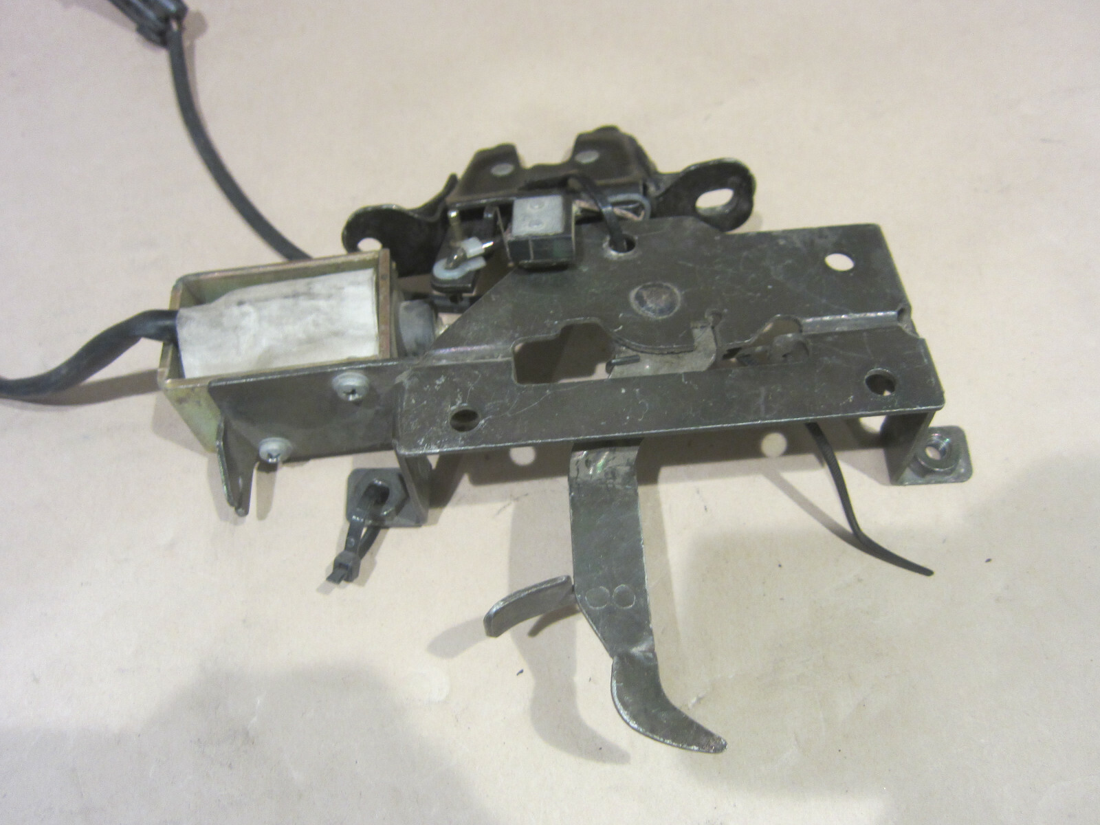 Ferrari 360, 430 - Front Hood Catch Assembly  - USED - P/N 65756700