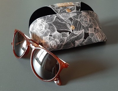 Jafra Brillenetui im Blossom-Style