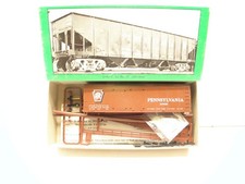 BOWSER -40' ROUND FLUSH ROOF BOXCAR D/DOOR - PRR 60836 - HO SCALE - KIT