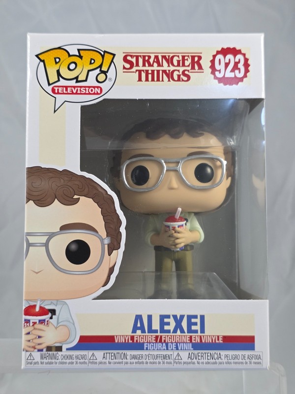 Funko Pop NETFLIX STRANGER THINGS Season 3 Alexei #923 W/Protector NEW VAULTED