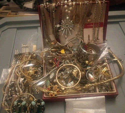 Huge Lot Of Costume Jewelry Vintage To Modern