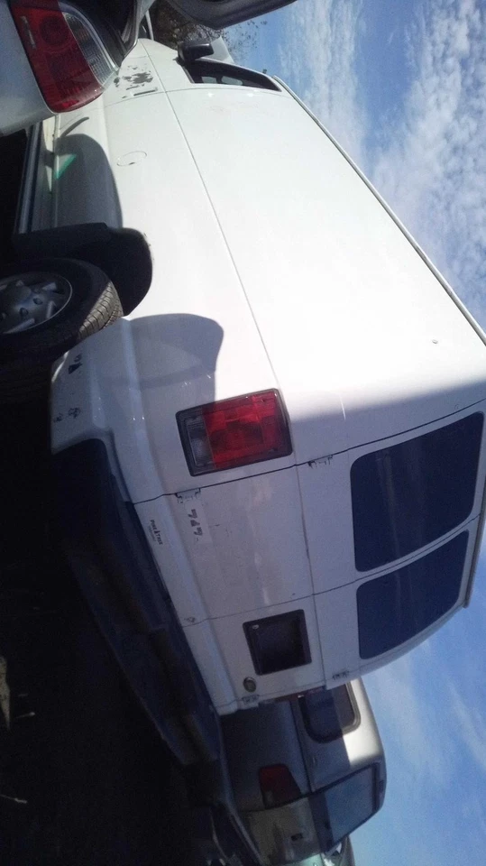 2013 Ford E250 Van Used Center Console OEM White 157K Miles Warranty Foto 4 de 4