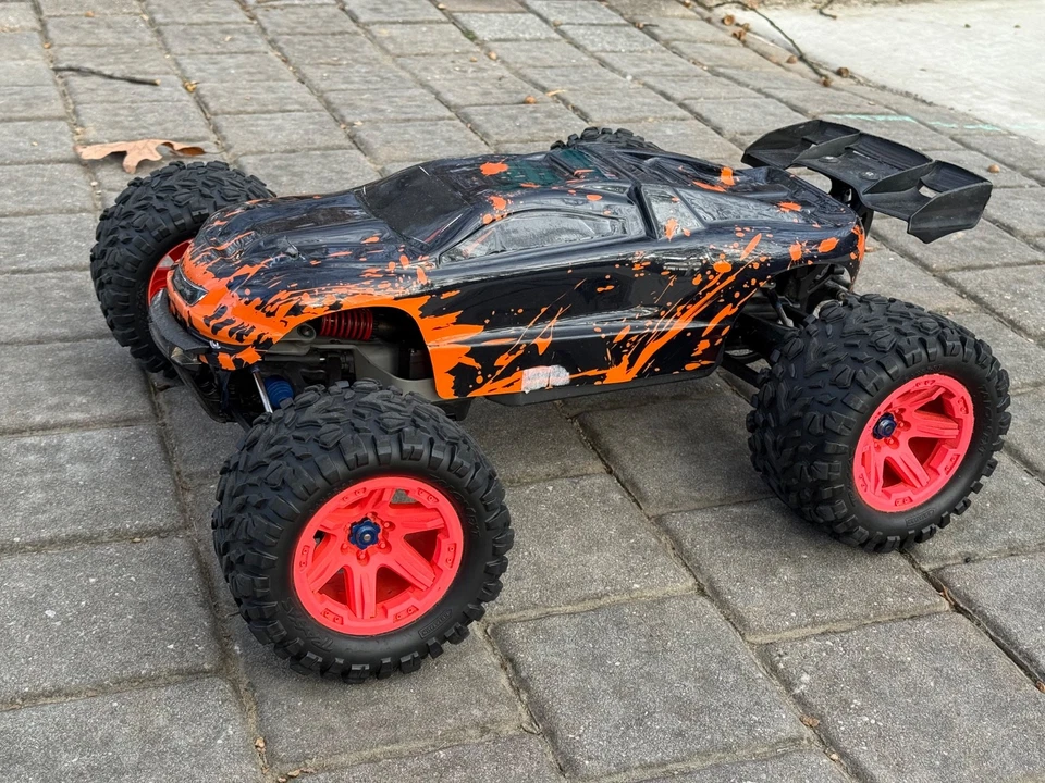 Traxxas E-REVO Brushless Edition, 2 Speed Upgrade, Hobbywing Max8 6S ESC & Motor - Image 2 of 4