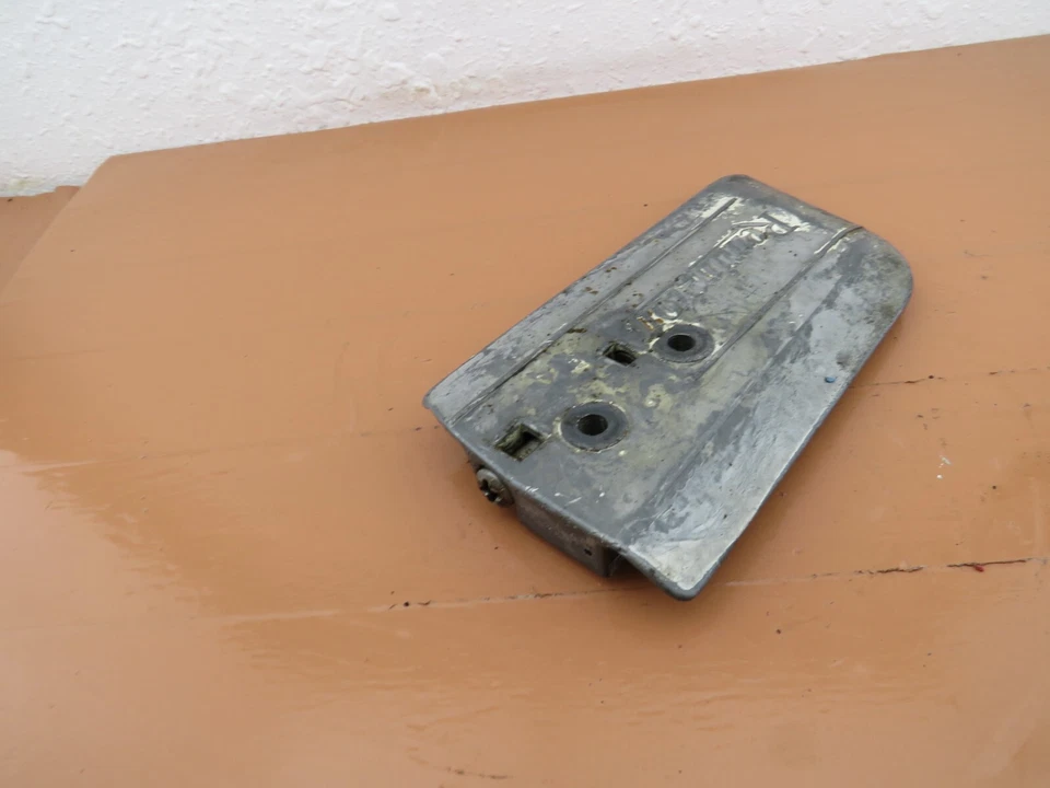 Remington Logmaster Chainsaw OEM Clutch Cover 48817 - Image 2 of 4