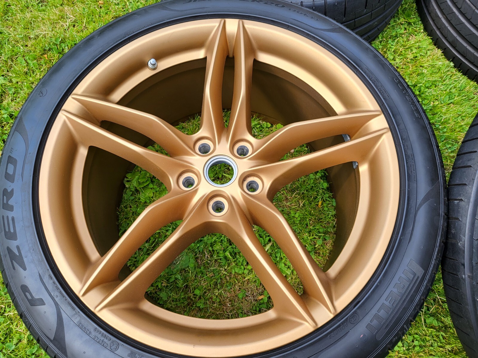 Ferrari 812 Superfast Wheel Rims_Pirelli Tires_324158_324159_10X20_11.5X20