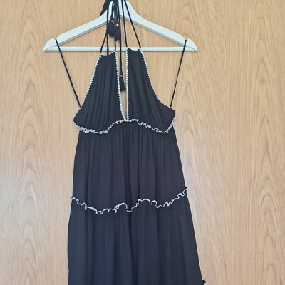 Accessorize beach dress