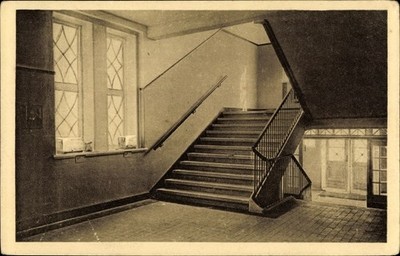 Postcard Hanseatic city of Lübeck, Freesian school at Falkenplatz, hallway - 10623122