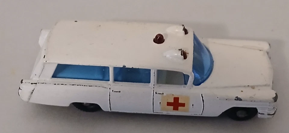 Matchbox Lesney Diecast Modelo No.54 CADILLAC AMBULANCE Foto 3 de 4
