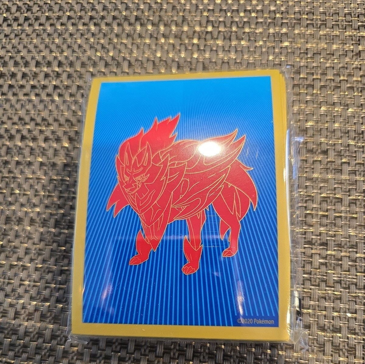 sealed card sleeves Pokemon ZAMAZENTA Official Sealed Card Sleeves - 65 - Elite Trainer Box  Sword