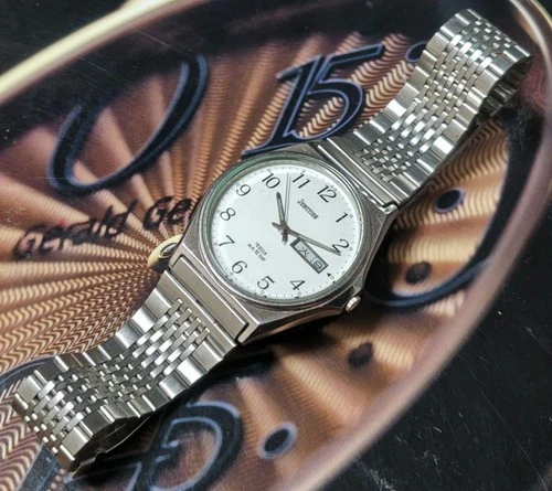 CITIZEN VEGA Junction Quartz Watch Japan Made Rare Working - Picture 2 of 3