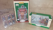 Lemax Feuerwehrhaus Feuerwehrkutsche + 6 Feuerwehrfiguren zu Verkaufen.