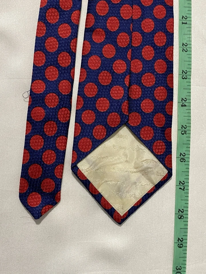 Corbata de seda azul Bloomingdales Michelsons patrón de lunares M en Inglaterra Foto 4 de 4