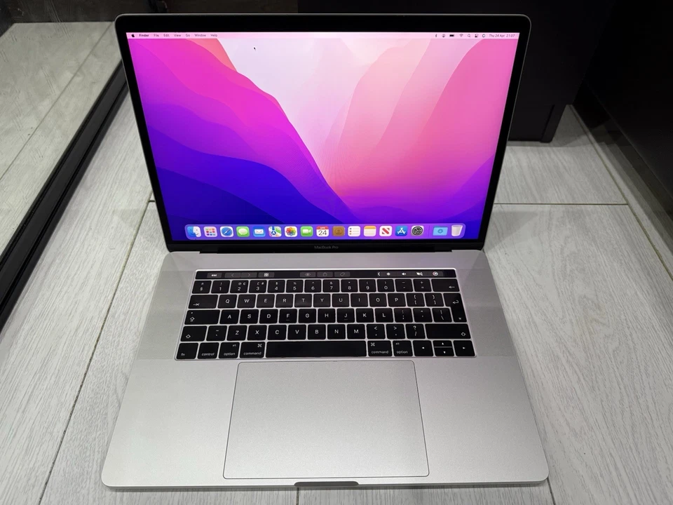 Apple MacBook Pro Retina 15.4” 2016 512GB SSD 16GB Ram 2.7GHz Core i7 Pro455 2GB - Image 3 of 4
