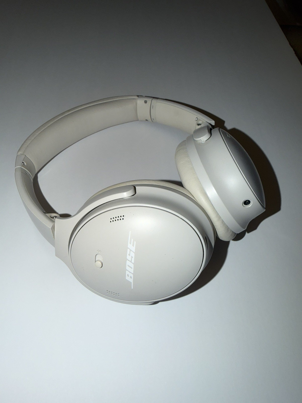 Bose QuietComfort Wireless Over-Ear Headphones - White Smoke-image