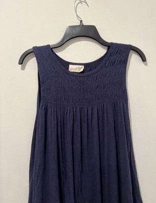 Universal Thread Blue Solid Smocked Round Neck Sleeveless Top Size L