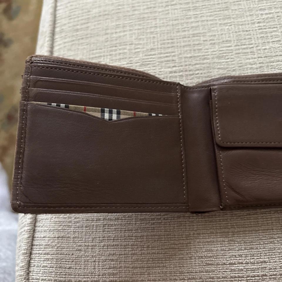 Cartera plegable de cuero auténtico BURBERRY negra Foto 2 de 4