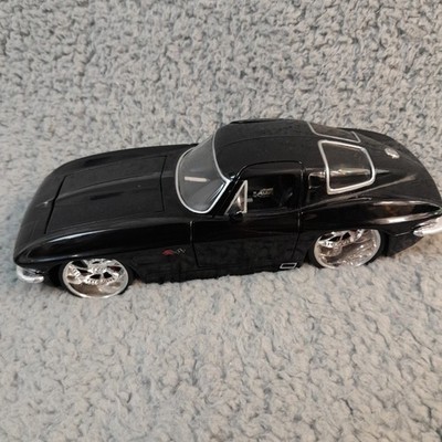 Jada Toys 1:24 1963 Chevy Corvette Sting Ray Coupe Diecast Car Black #90218