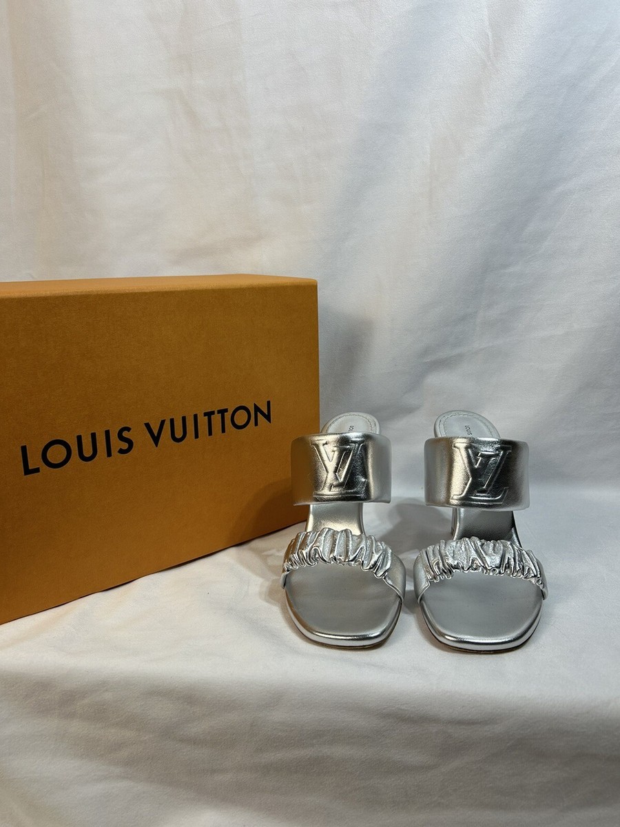 Louis Vuitton Women display picture 3