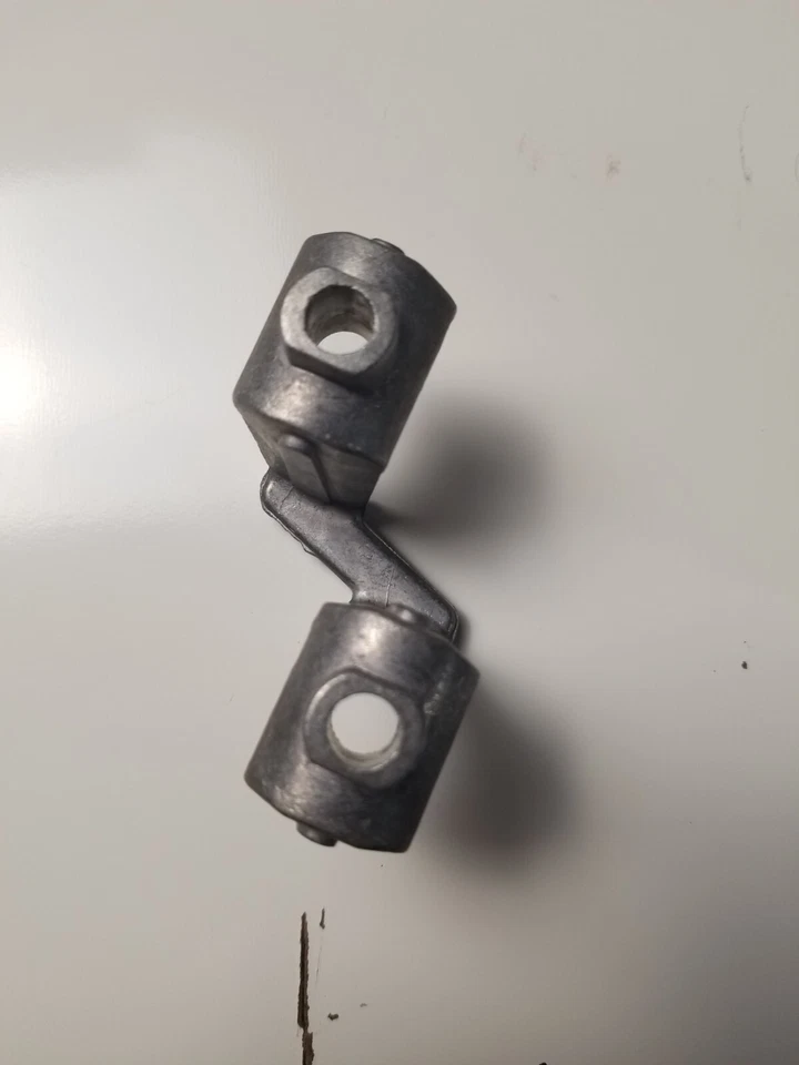 Brazo basculante derecho pivote OEM GM 1618819 1982-95 Cadillac 4,1 L 4,5 L 4,9 L Foto 2 de 4