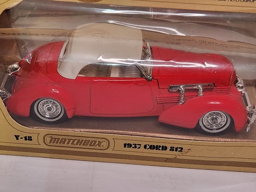 MATCHBOX MODELS OF YESTERYEAR 1:35 SCALE 1937 CORD 812 - RED - Y-18 - BOXED NOS - Picture 3 of 8